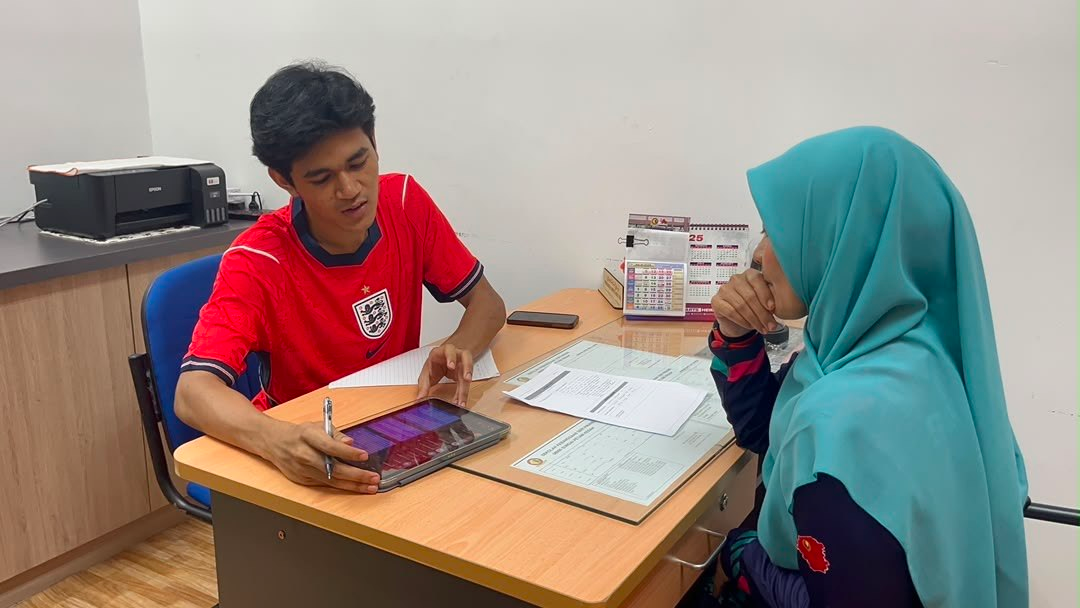 Sesi perbincangan bersama tenaga pengajar SmartPray AR